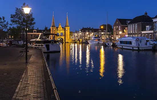 Mit dem Hausboot Vision von Le Boat in Sneek in Friesland 'Holland'